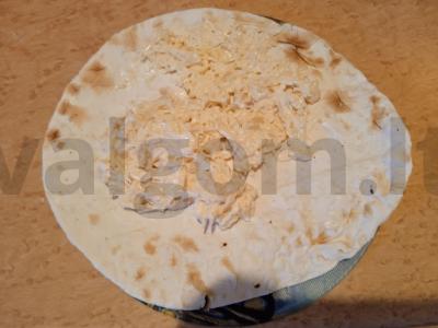 Tortilija su sūriu ir konservuotais ananasais Žingsnis 5