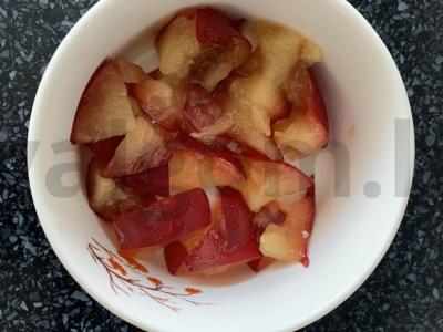 Avižinių sausainių ir slyvų kramblis Žingsnis 4