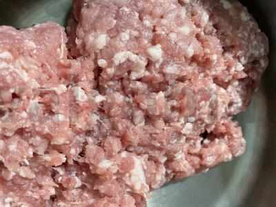 Kiaulienos kotletai su paniruote Žingsnis 1