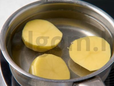 Bulvių blynai su grietine Žingsnis 1