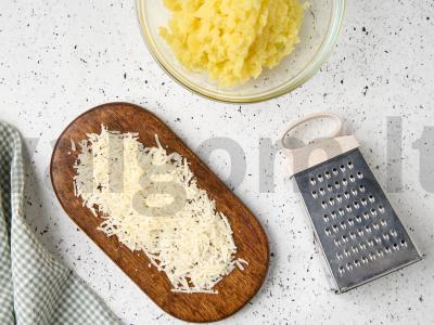 Bulvių blynai su grietine Žingsnis 2