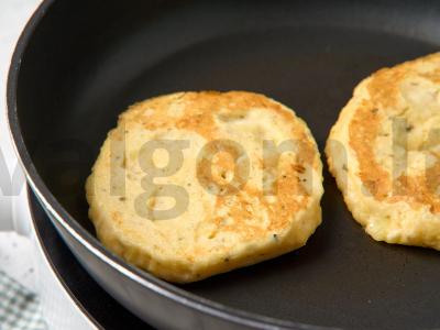 Bulvių blynai su grietine Žingsnis 4