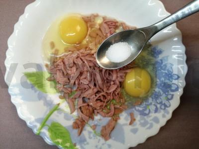 Skrebučiai su dešrelėmis pusryčiams Žingsnis 3