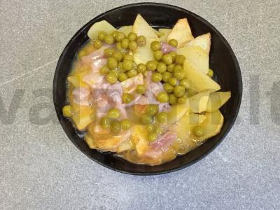 Ispaniška tortilija su bulvėmis, bekonu ir žirneliais Žingsnis 4