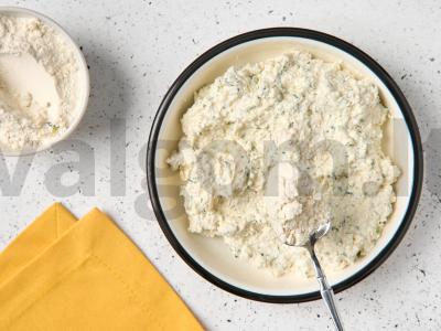 Sūrio blynai su Adygei sūriu Žingsnis 3