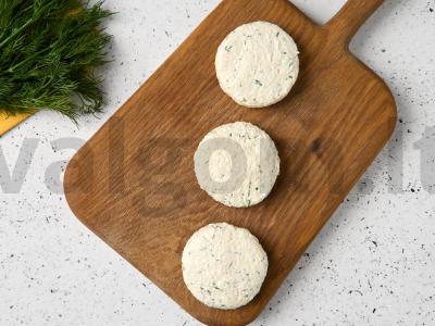 Sūrio blynai su Adygei sūriu Žingsnis 4