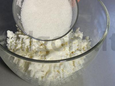 Slyvų sūrio pyragas Žingsnis 14