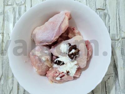 Kvapni vištiena su bulvėmis adžikos-jogurto marinate Žingsnis 1