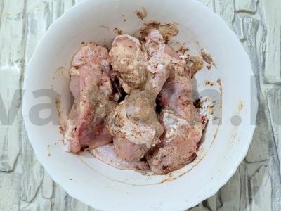 Kvapni vištiena su bulvėmis adžikos-jogurto marinate Žingsnis 2