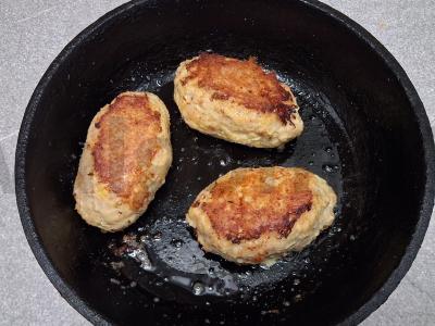 Kiaulienos faršo zrazai su putpelių kiaušiniais Žingsnis 10