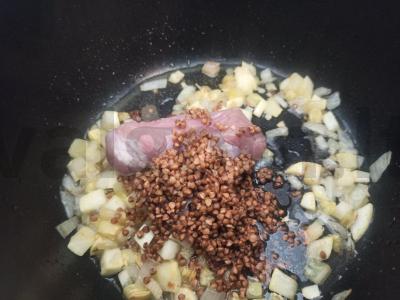 Grikių sriuba su kiauliena ir cukinija Žingsnis 2