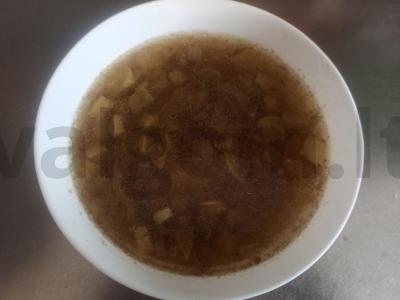 Grikių sriuba su kiauliena ir cukinija pagrindine nuotrauka