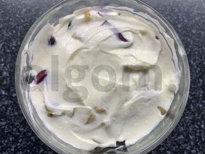 Desertas su varškės sūriu, vyšniomis, vynuogėmis ir sausainiais Žingsnis 6