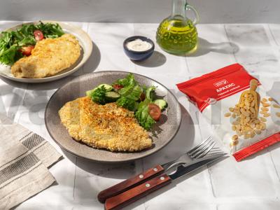 Vištienos atpjovos su žemės riešutų paniruote pagrindine nuotrauka