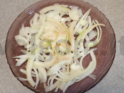 Kiauliena gruziniškai su marinuotais svogūnais Žingsnis 6