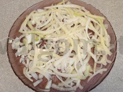 Kiauliena gruziniškai su marinuotais svogūnais Žingsnis 7