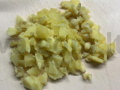 Silkės, bulvių, sūrio ir kiaušinio salotas Žingsnis 5