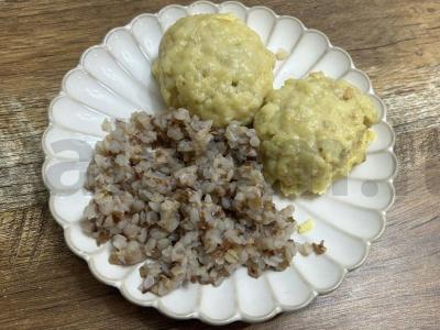 Žuvies kotletai su sviestu vaikams pagrindine nuotrauka