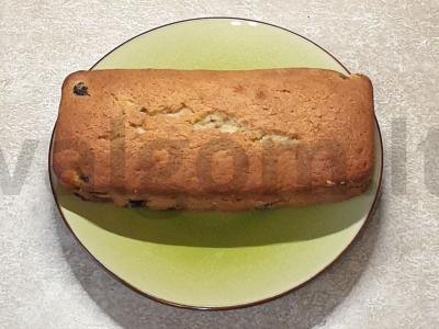 Purūs pyragas su mėlynėmis ir bananais pagrindine nuotrauka