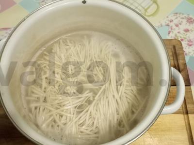 Udon su saldžiaisiais pipirais per 25 minutes Žingsnis 4