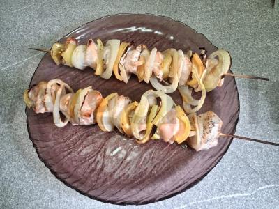 Vištienos šašlykai aštriame marinate su garnyru Žingsnis 7