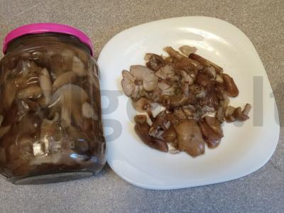 Marinuoti pievagrybiai žiemai pagrindine nuotrauka