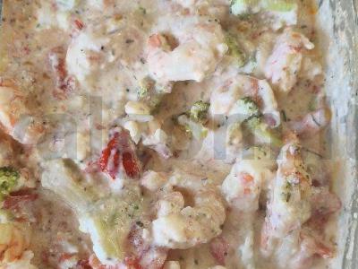 Makaronai su krevetėmis, sūriu ir daržovėmis Žingsnis 7