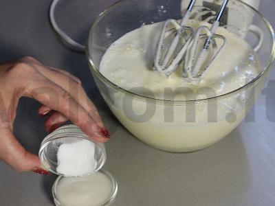 Obuolių pyragas su kremu iš sūrio Žingsnis 3