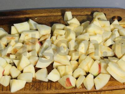 Obuolių pyragas su kremu iš sūrio Žingsnis 6