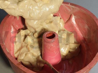 Obuolių pyragas su kremu iš sūrio Žingsnis 8