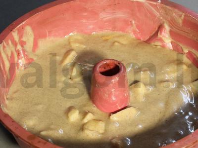 Obuolių pyragas su kremu iš sūrio Žingsnis 9