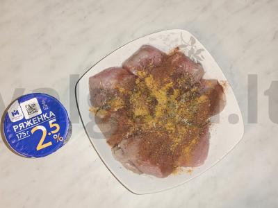 Šašlykas iš kiaulienos su prieskoniais ir kalendra Žingsnis 2