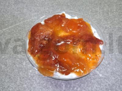 Čia pudingas su persimonu, kiviu ir pušų riešutais Žingsnis 4