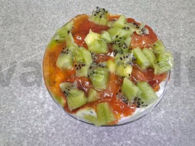 Čia pudingas su persimonu, kiviu ir pušų riešutais Žingsnis 5