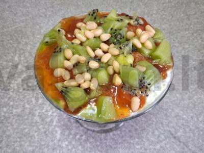 Čia pudingas su persimonu, kiviu ir pušų riešutais Žingsnis 6