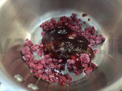 Uogų kisielius su krakmolu Žingsnis 1