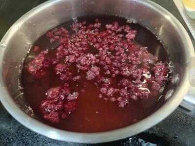 Uogų kisielius su krakmolu Žingsnis 2