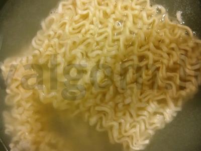 Nudelių sriuba su mėsos sultiniu ir nori Žingsnis 1