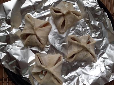 Sluoksniuotos tešlos vyniotiniai su varške ir uogiene Žingsnis 3