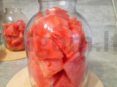 Vasaros arbūzų kompotas Žingsnis 3