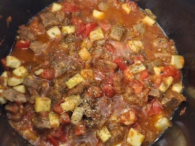 Švelni jautiena su daržovėmis lėtoje viryklėje Žingsnis 9