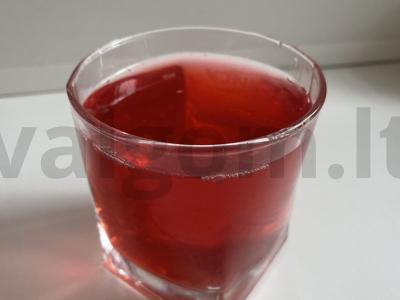 Aviečių kompotas su obuoliu ir juodąja arbata pagrindine nuotrauka