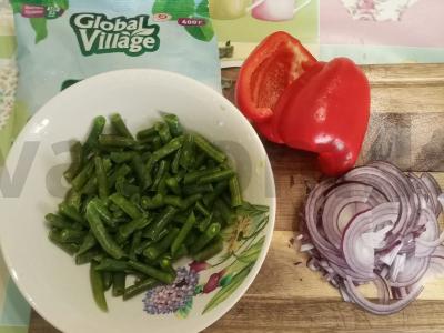 Šiltas salotas su pupelėmis Žingsnis 1