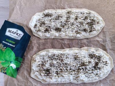 Grybų pica su baziliku ir vyšniniais pomidorais Žingsnis 6