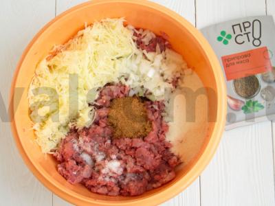 Sultingi kotletai su cukinija orkaitėje Žingsnis 2