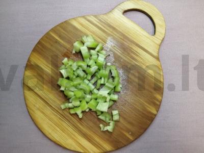 Makaronai su dešrelėmis pomidorų padaže Žingsnis 2