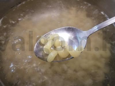 Makaronai su dešrelėmis pomidorų padaže Žingsnis 9