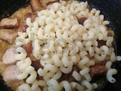 Makaronai su dešrelėmis pomidorų padaže Žingsnis 11