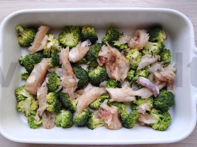 Omletas su menkėmis, brokoliais ir vyšniniais pomidorais Žingsnis 3