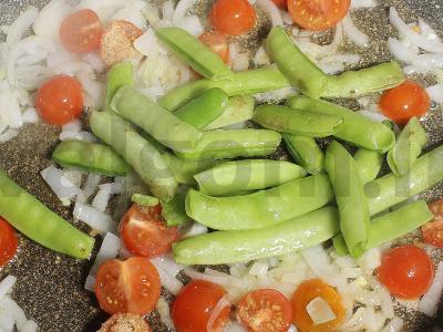 Omletas su žirneliais ir vyšniniais pomidorais Žingsnis 7